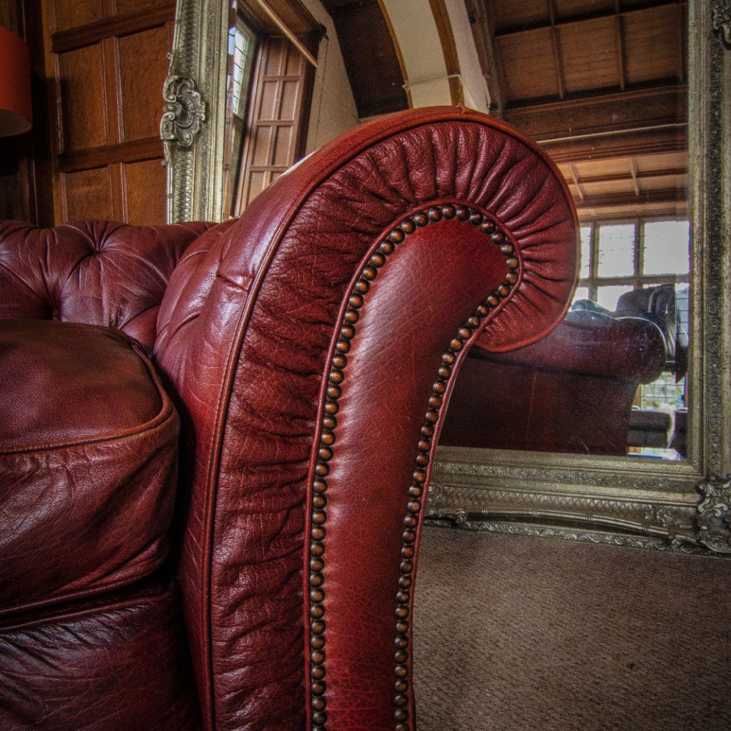 F Tetrad Midi Blenheim Antique Chestnut Leather Chesterfield