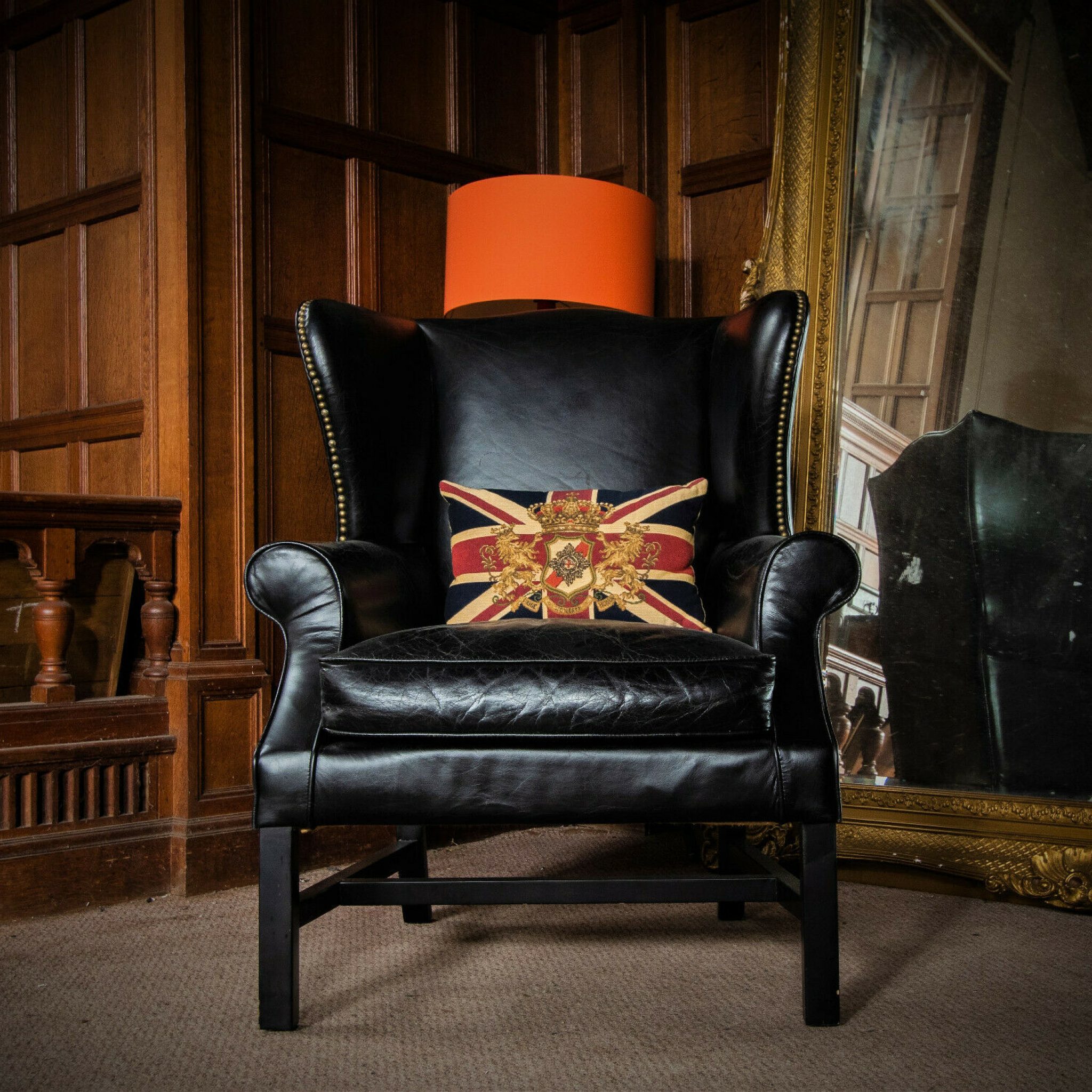 F501398 HALO DADDY DOWNING ANTIQUE BLACK LEATHER CHESTERFIELD LIBRARY